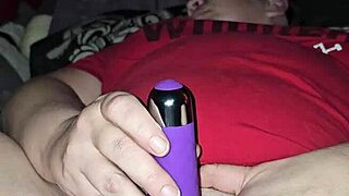 Solo milf with big pink pussy cums