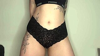 Teasing cameltoe fetish in homemade pov