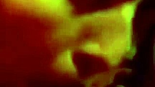 me follo al tío de mi marido mientras él limpia la plaza