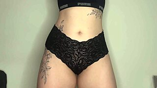 Teasing cameltoe fetish in homemade pov