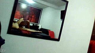 Con Una Morrita De 18 Frente Al Espejo En El Hotel