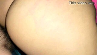 Le meto el dedo en el culo follando a estas ricas nalgas de barrio punto de vista penetrando su coño mojado y estirado