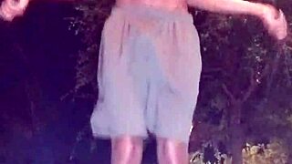 pick me up for a quick dorm workout sesh with roommate 💪😉