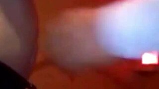 me follo al tío de mi marido mientras él limpia la plaza