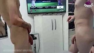 Hétero guys playing fifa fc get tricked into naked kinky fun