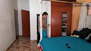 Roommate Sucks Huge Cock After Naked Photo Tease Facial Cumshot