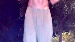 pick me up for a quick dorm workout sesh with roommate 💪😉