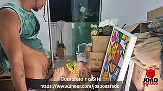 casada querendo a pica grande do vizinho completo