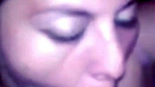 me follo al tío de mi marido mientras él limpia la plaza