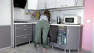 mature housewife drops pants bares big ass takes fat penis deep anal