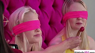 Lesbian BFFs make me squirt 💦👭