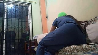 Уморена съм да викам стъптаткото за прислужница