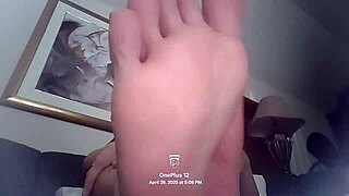 Bare feet flex close-up for your fetish cravings man
