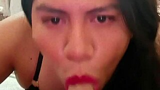 Chupando mi dildote gordo hasta el fondo