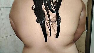 busty latina stepmom soaks bath with juicy pussy lips squirting big clit!