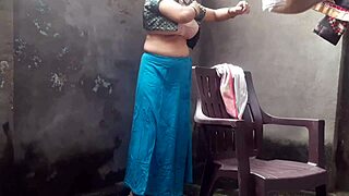 Want my wife to flash tits while bathing outdoors?