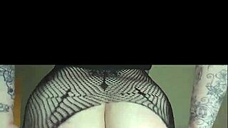 Watch me spank and shake my thick chubby ass in homemade clips