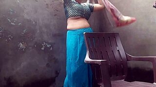 Want my wife to flash tits while bathing outdoors?