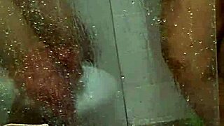 minha amiga disse que so vai tirar a virgindade dele se raspa todo pelo do pinto durante a depilacao ele tentou me comer no pelo anyway