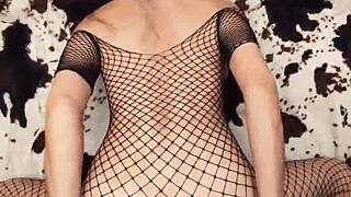 wanna date this open couple and watch them fuck raw?