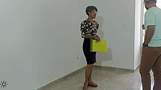 Fut pizda suculentă latino milf nașă vitregă doggystyle cu pulă monster creampie