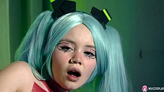 feeling so horny rebecca nikson fingers her wet shaved pussy close-up