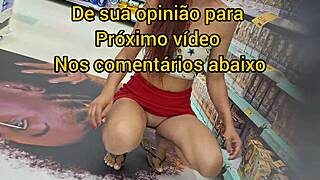 esposa sem calcinha EXIBINDO a bunda na rua com maridão