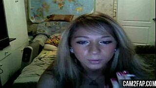 Hot Webcam Blonde Babe Fingers Pussy Live
