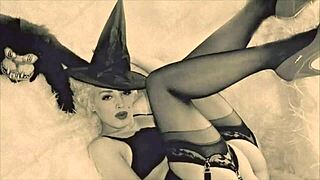 i'm totally obsessed with this vintage halloween vibe it's super cool and nostalgic can't get enough of those retro antique feels