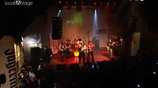 i crave that hot babe right now