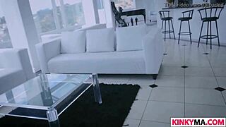 whoa vanessa cage's sultry stepmom body gets stretched hard in this mommy threesome 🔥😈