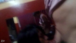 Emo chica loves sucking cock in amateur close-up action