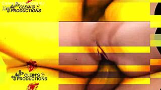 Whoa her huge ass takes double anal toys and fisting 😱