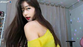 my heart races watching cute korean girl's big tits dance wildly