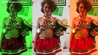 Whoa her huge ass takes double anal toys and fisting 😱