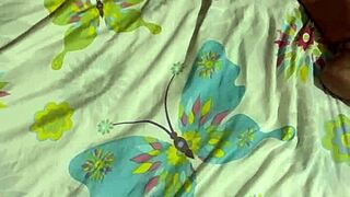 Mi hermanastra de fiesta 😏 masturbated her juicy ass with my cum