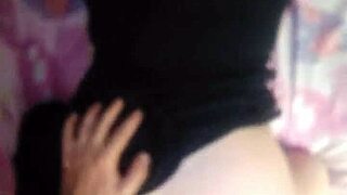 me coge en cuatro en cuarto de primos doggystyle