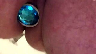 SUN692 SLIPS BLACK LINGERIE ON FOR A TIGHT BUTTPLUG TEASE