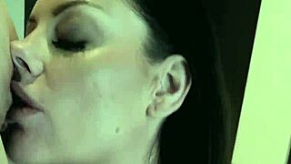 housekeeper dreams of threesome with jenna ross and sovereign syre