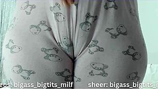 cameltoe hides her puffy wet lips begging to spread