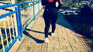 amateur couple bangs big ass cowgirl style for cash in public outdoor spot