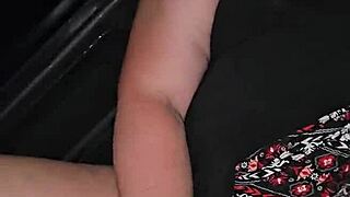 milf squirting huge dildo in me!!