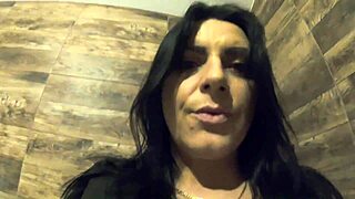 Hairy mature housewife spreads her tight pussy close-up, pissing while getting ass worshipped