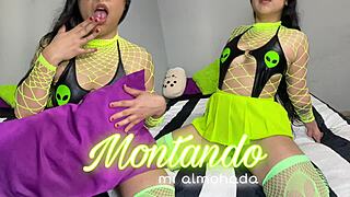 Ever wonder how wet a skinny teen gets humping her pillow to squirt?