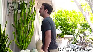 Gia Vendetti's curvy body tempts the stud into her cheating affair right at the door