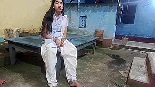 First time virgin indian girlfriend outdoor doggystyle fucking with boyfriend on ranch reality video.