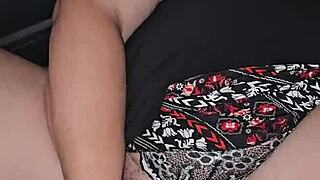 milf squirting huge dildo in me!!