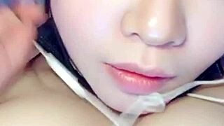 Chinese Webcam Girl Fingers Shaved Pussy Closeup