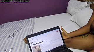 Chubby amateur fingers shaved pussy to squirting orgasm in voyeur close-up homemade verification clip