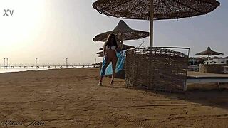 i flash my bare pussy no panties on crowded public beach